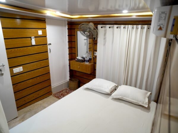 MV Aboshar – Couple AC Bed with Attached Bathroom